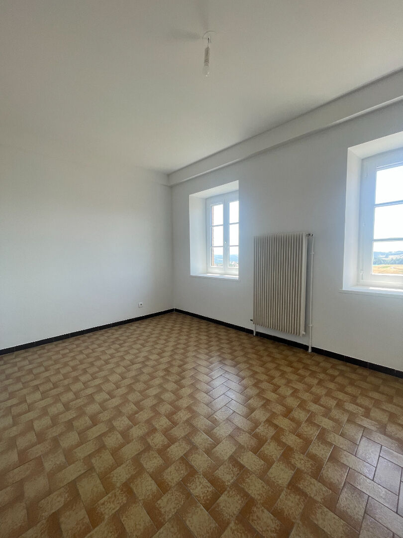 Appartement 3 pièces 70 m² · à Saint Bonnet le · 70 m² · 517 €/mois