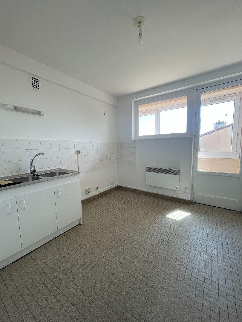 Appartement 4 pièces 69 m² · à Saint Bonnet le · 69 m² · 413 €/mois