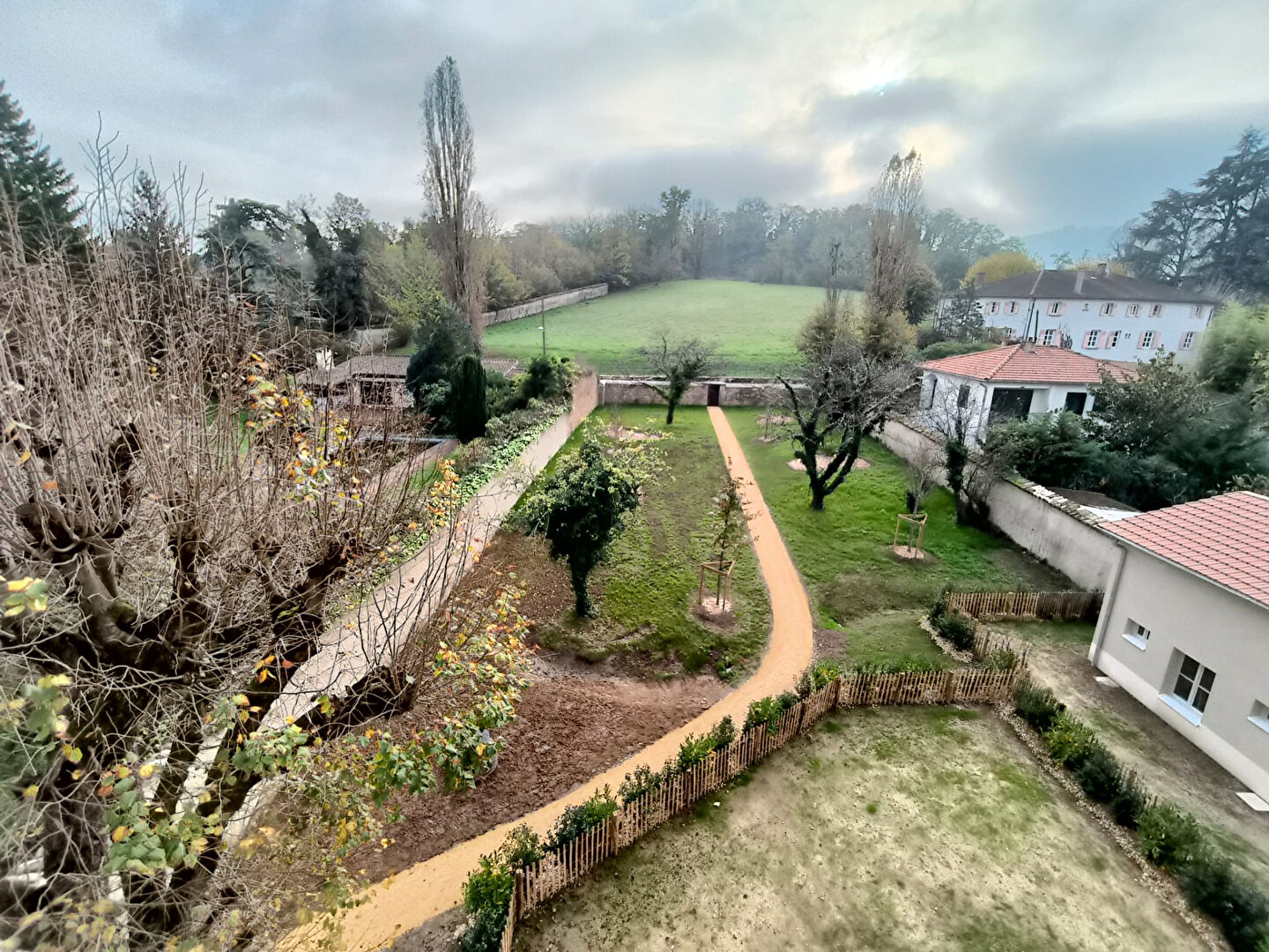 Appartement 4 pièces 69 m² · à Albigny sur Saone · 68,5 m² · 1 179 €/mois