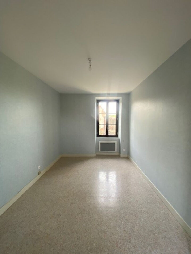 Appartement 2 pièces 46 m² · à La Pacaudière · 46 m² · 348 €/mois