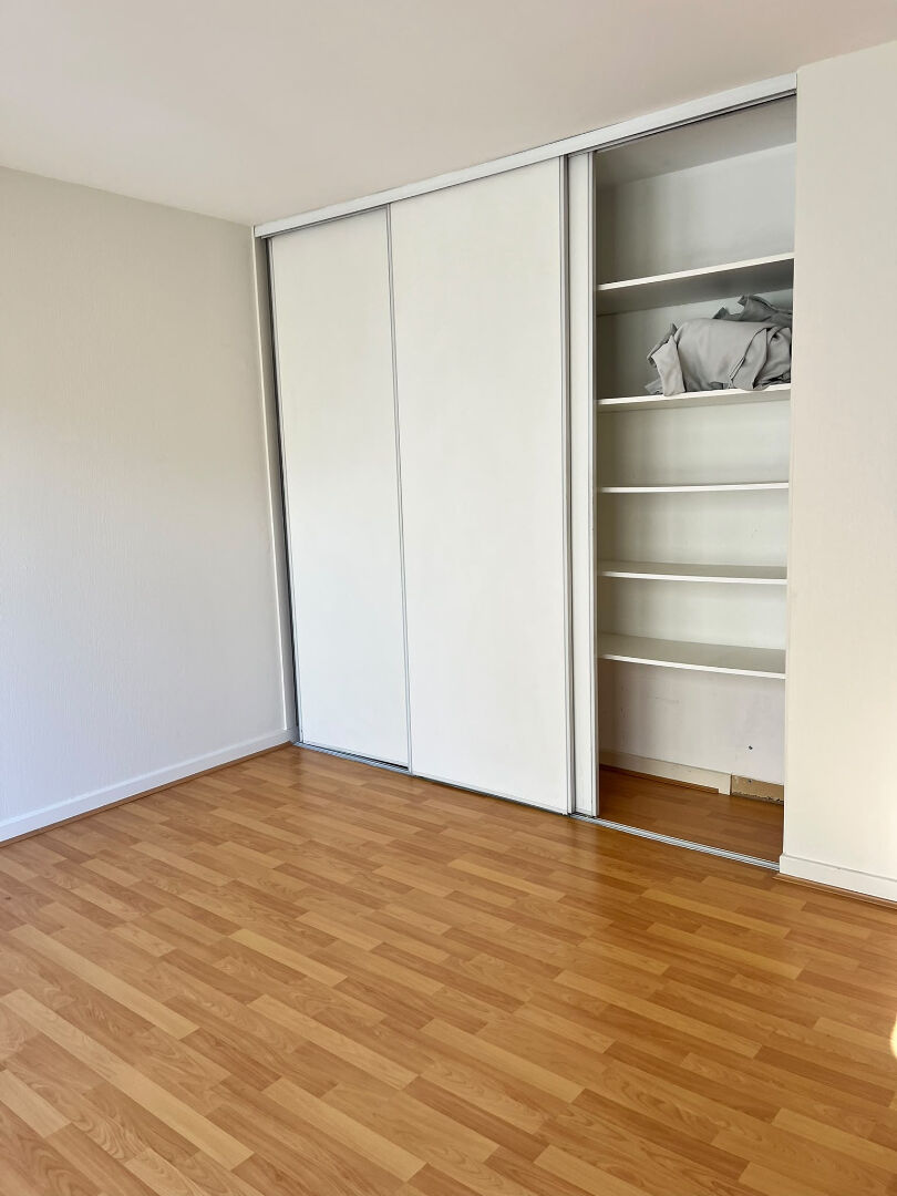 Appartement 6 pièces 164 m² · à Clermont-Ferrand · 163,5 m² · 1 295 €/mois